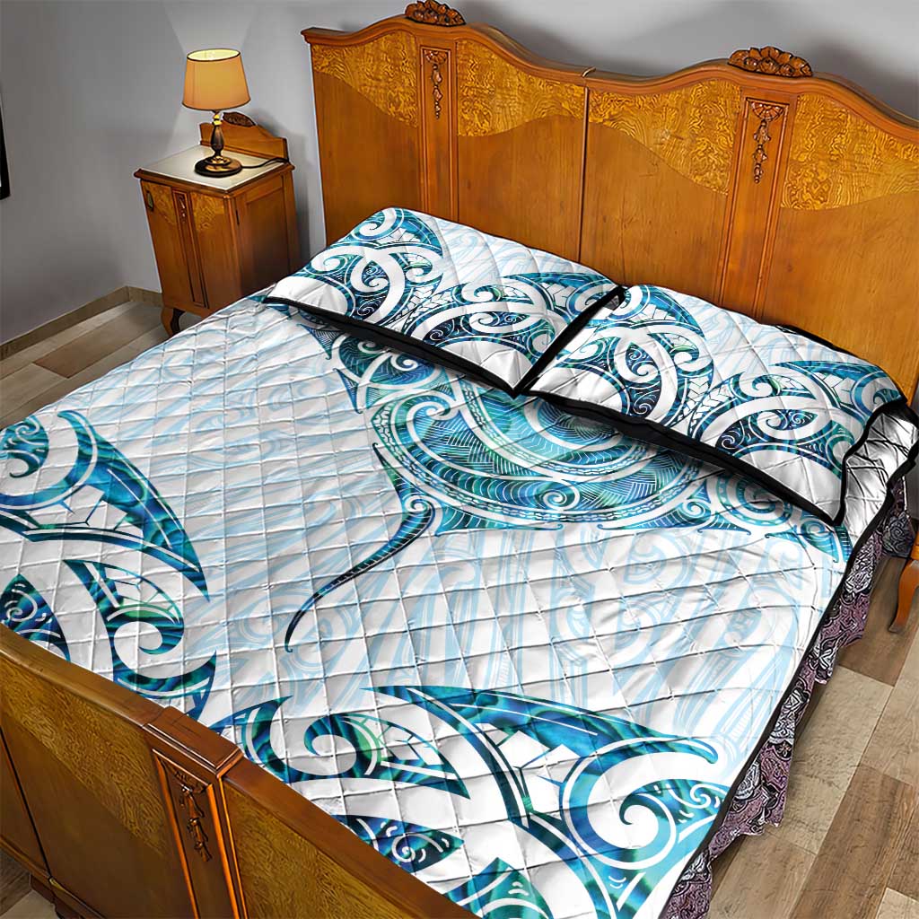 New Zealand Manta Ray Tattoo Quilt Bed Set Aotearoa Maori Haehae Paua Shell - Aussie Hoodie