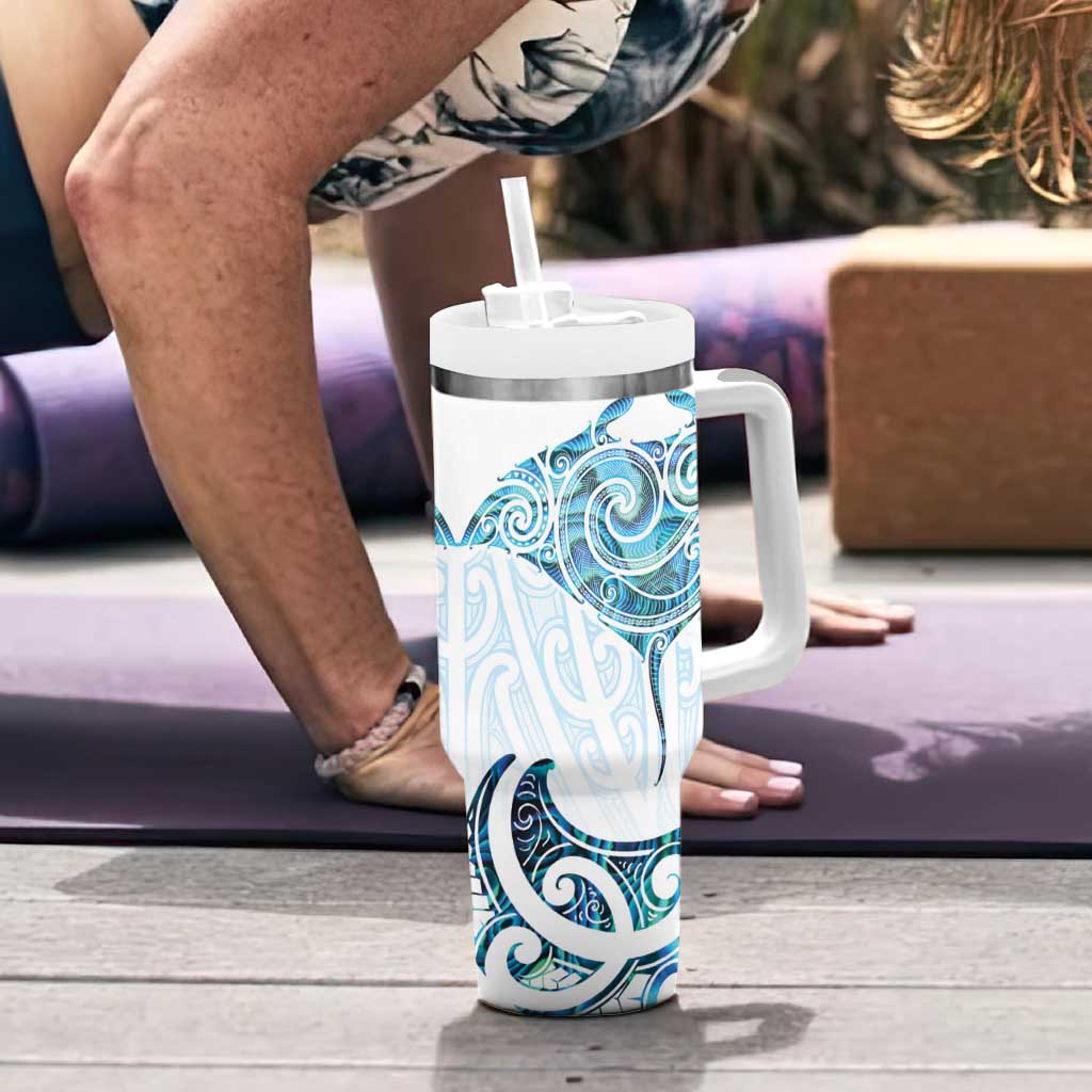New Zealand Manta Ray Tattoo Tumbler With Handle Aotearoa Maori Haehae Paua Shell - Aussie Hoodie