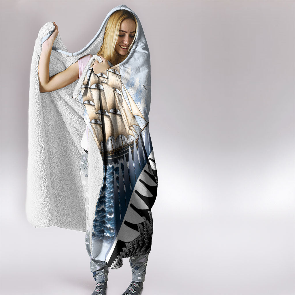 Personalised New Zealand Pakeha Hooded Blanket Kiwi Silver Fern and Sailing Ship Compass