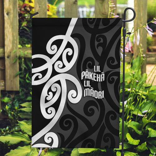 Lil Pakeha Lil Maori New Zealand Garden Flag Kiwi Proud Mangopare Pattern