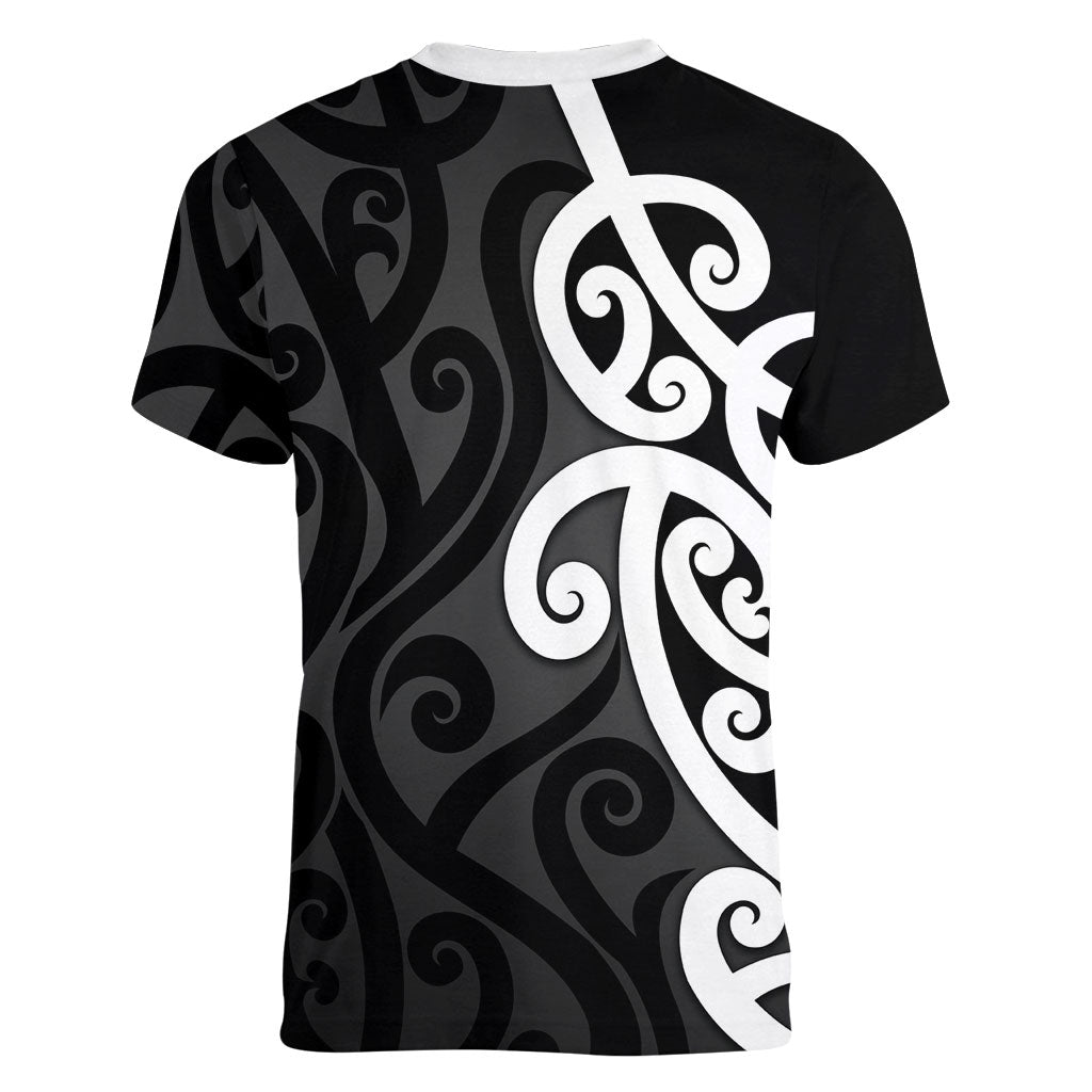 Lil Pakeha Lil Maori New Zealand Women V-Neck T-Shirt Kiwi Proud Mangopare Pattern