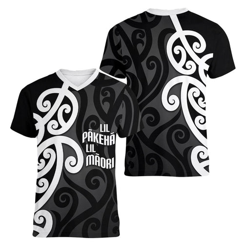 Lil Pakeha Lil Maori New Zealand Women V-Neck T-Shirt Kiwi Proud Mangopare Pattern