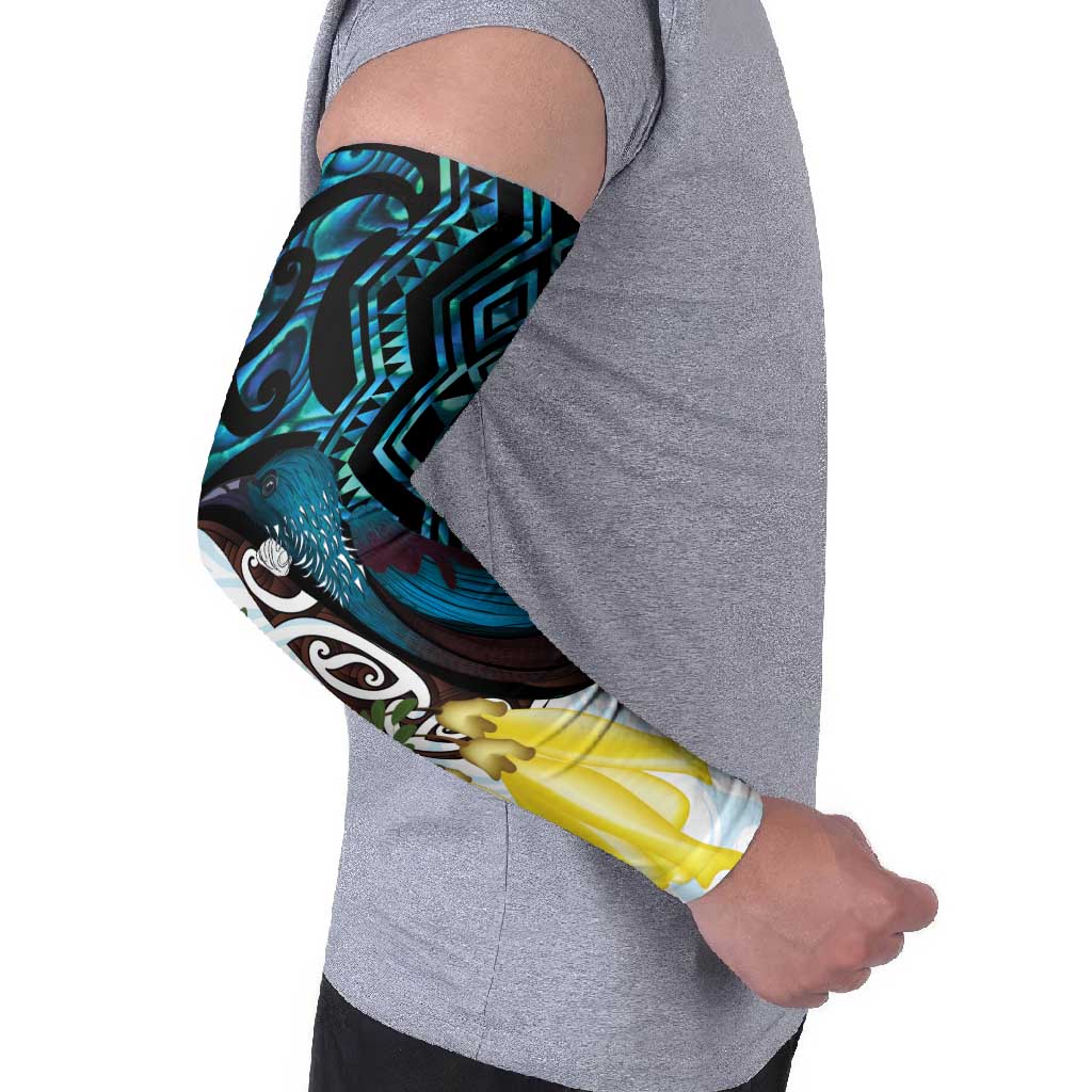 New Zealand Silver Fern Tui Bird Arm Sleeves Maori Kowhai Paua Shell Taniko Motifs - Aussie Hoodie
