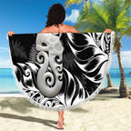 Aotearoa Manaia NZ Maori Silver Fern Beach Blanket