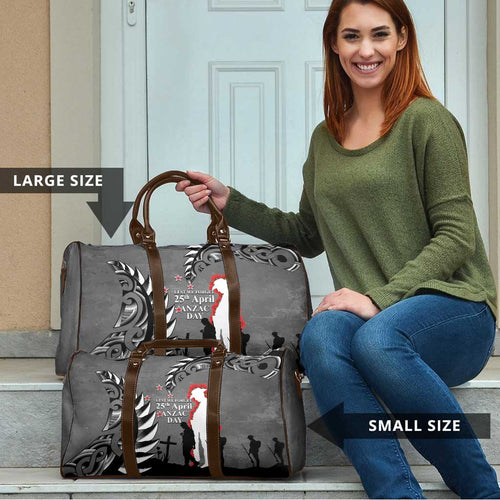 New Zealand ANZAC Day Travel Bag 25th April Silver Fern With Poppy - Aussie Hoodie