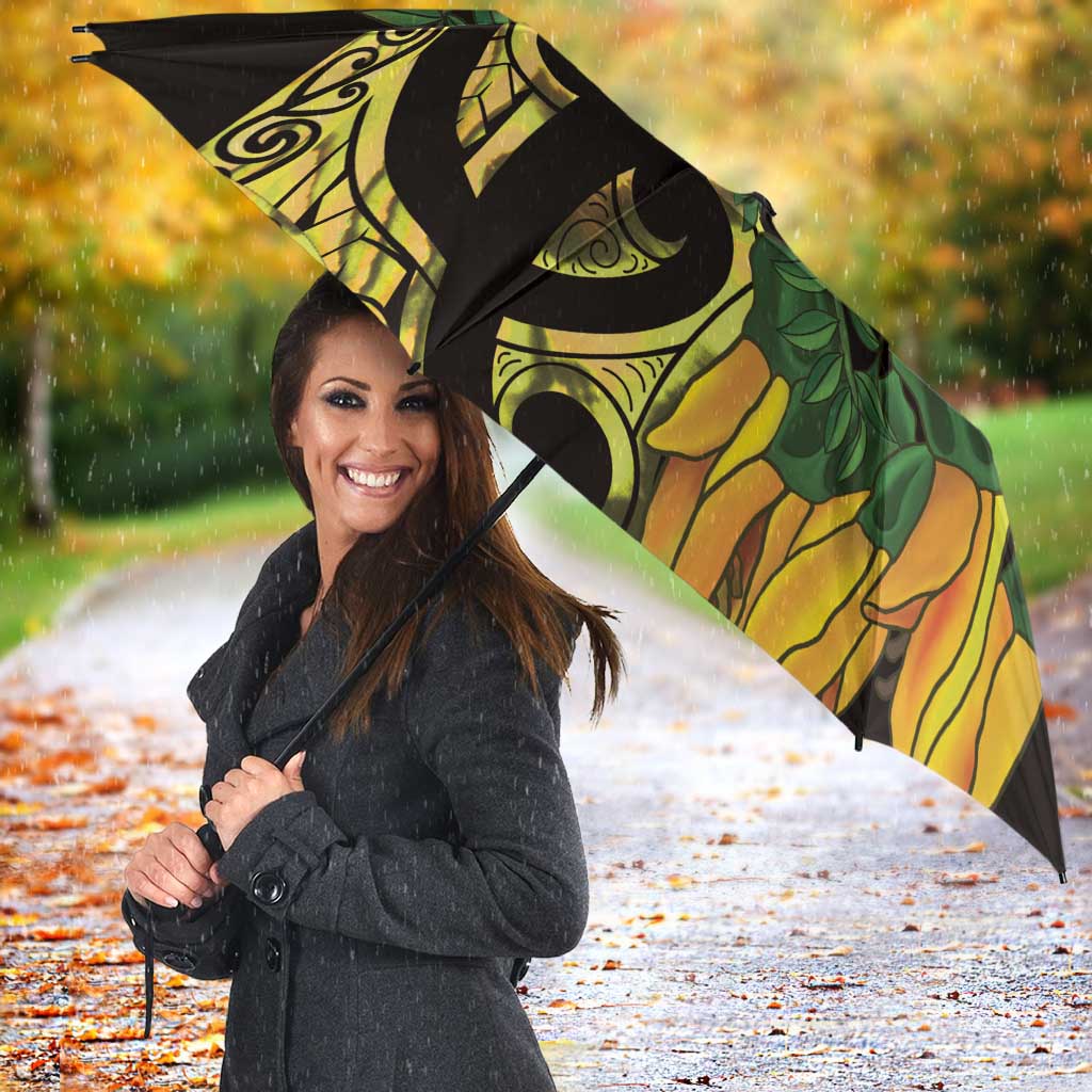 Yellow New Zealand Kowhai And Piwakawaka Umbrella Maori Ngaru Paua Shell - Aussie Hoodie