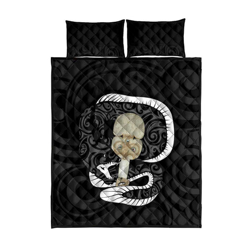 Black New Zealand Eel Quilt Bed Set Aotearoa Maori Tuna With Kotiate Weapon