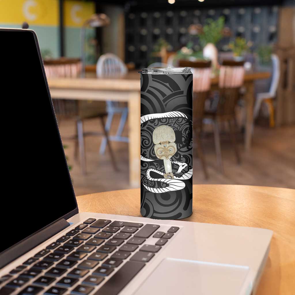 Black New Zealand Eel Skinny Tumbler Aotearoa Maori Tuna With Kotiate Weapon