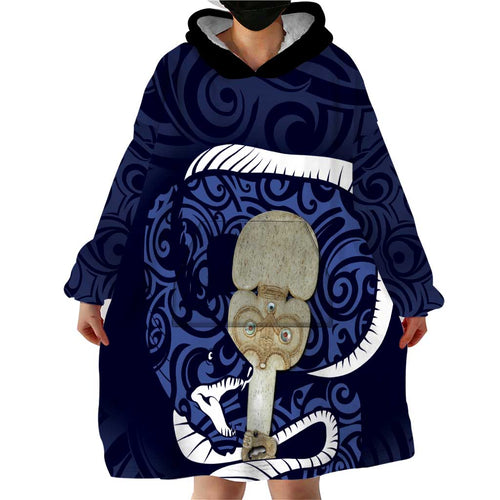 Blue New Zealand Eel Wearable Blanket Hoodie Aotearoa Maori Tuna With Kotiate Weapon