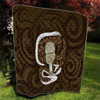 Gold New Zealand Eel Quilt Aotearoa Maori Tuna With Kotiate Weapon