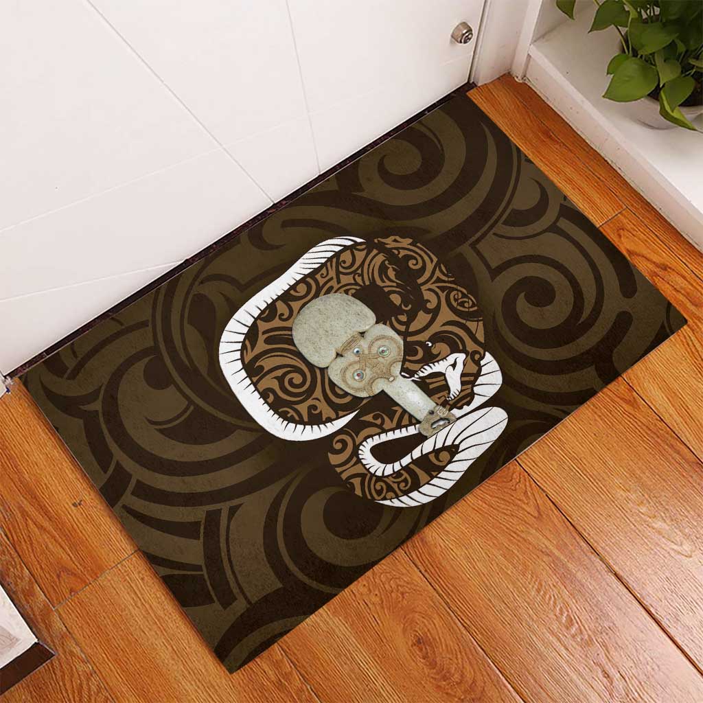 Gold New Zealand Eel Rubber Doormat Aotearoa Maori Tuna With Kotiate Weapon