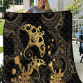 Black And Gold Aotearoa Whai Quilt NZ Stingrays Maori Curves Style