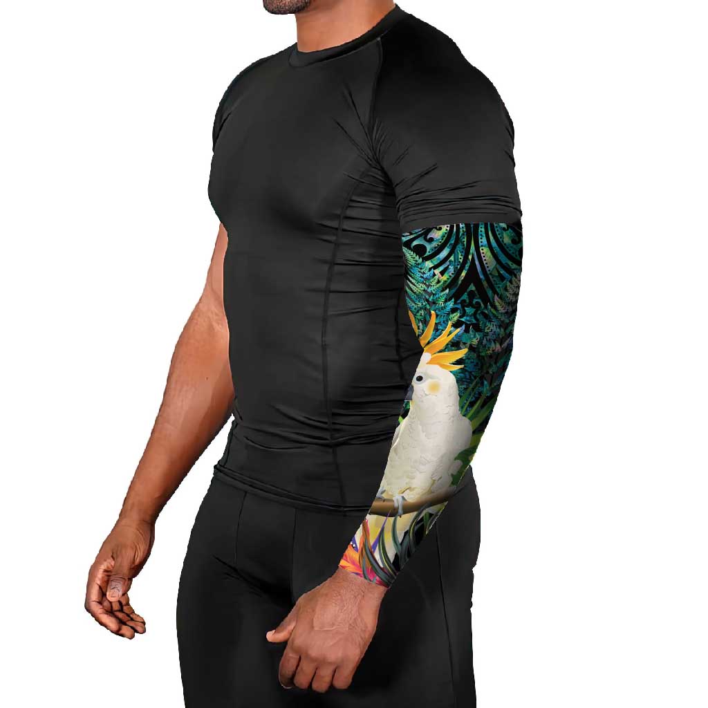 Sulphur-crested Cockatoo New Zealand Arm Sleeves Paua Shell Aotearoa Maori Tropical Flowers - Aussie Hoodie