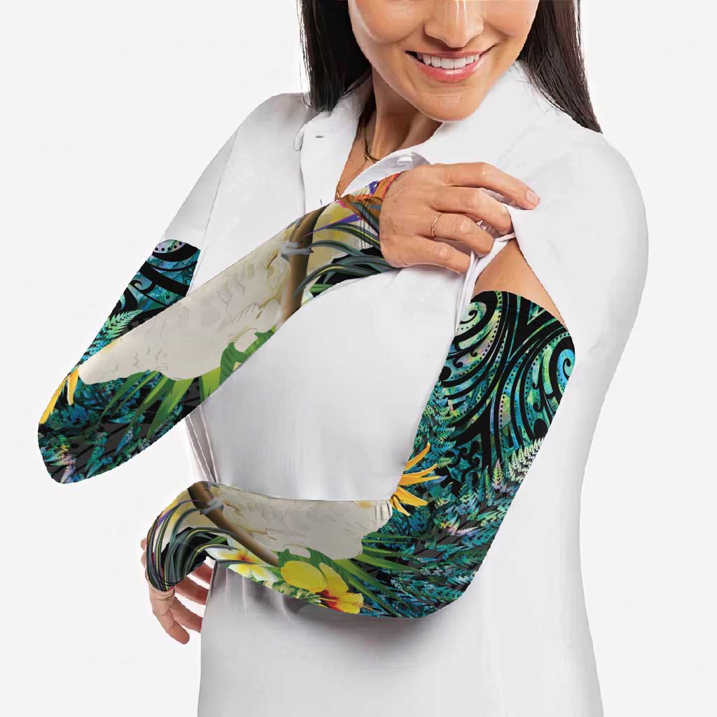 Sulphur-crested Cockatoo New Zealand Arm Sleeves Paua Shell Aotearoa Maori Tropical Flowers - Aussie Hoodie