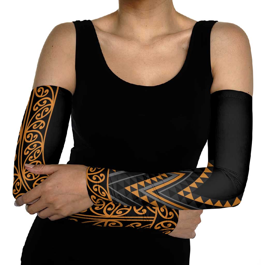 Gold Aotearoa Mangopare Kowhaiwhai Niho Taniwha Arm Sleeves Maori New Zealand - Aussie Hoodie