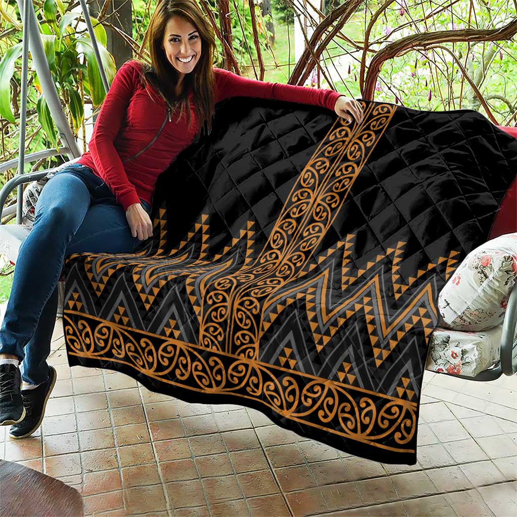 Gold Aotearoa Mangopare Kowhaiwhai and Niho Taniwha Quilt Maori New Zealand