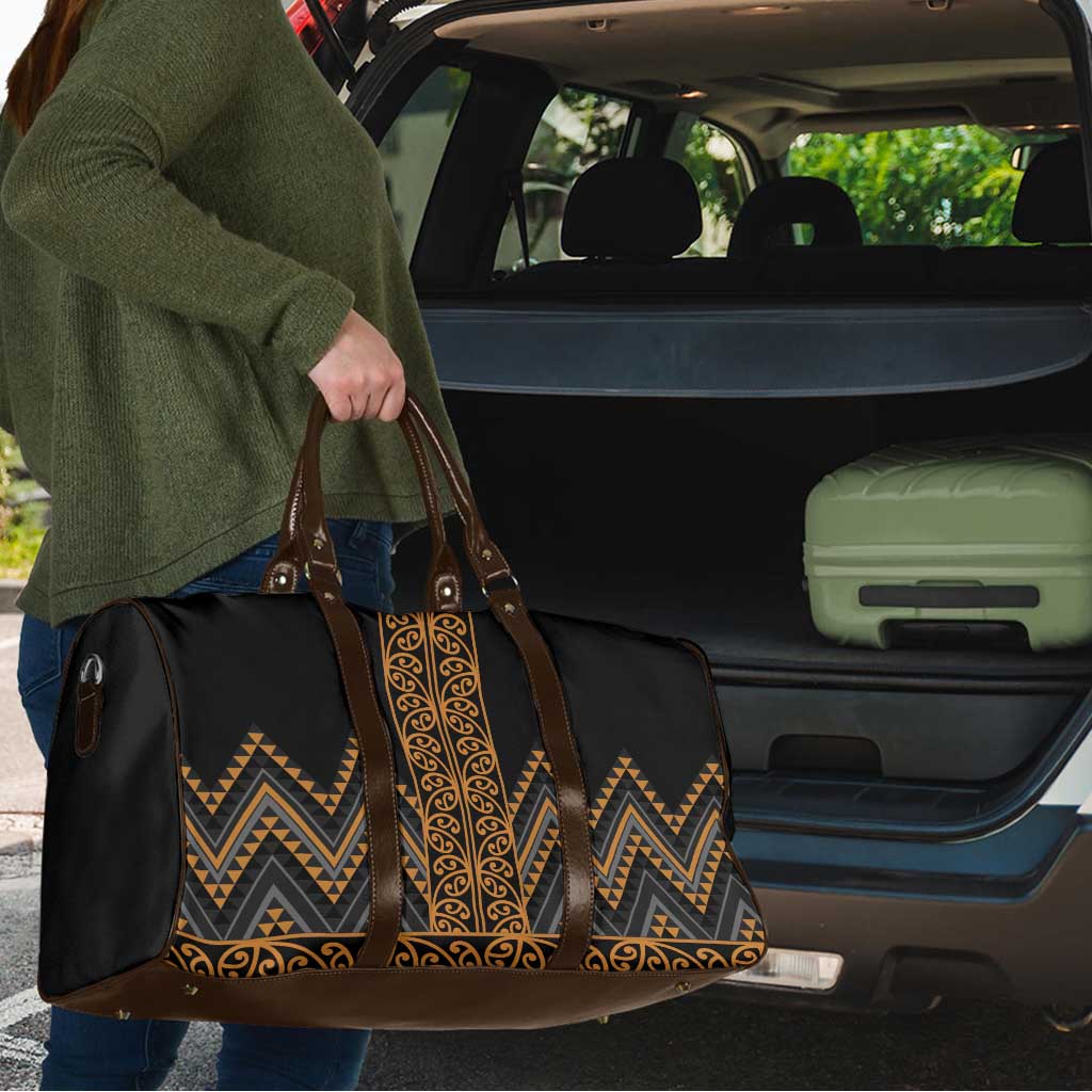 Gold Aotearoa Mangopare Kowhaiwhai Niho Taniwha Travel Bag Maori New Zealand - Aussie Hoodie