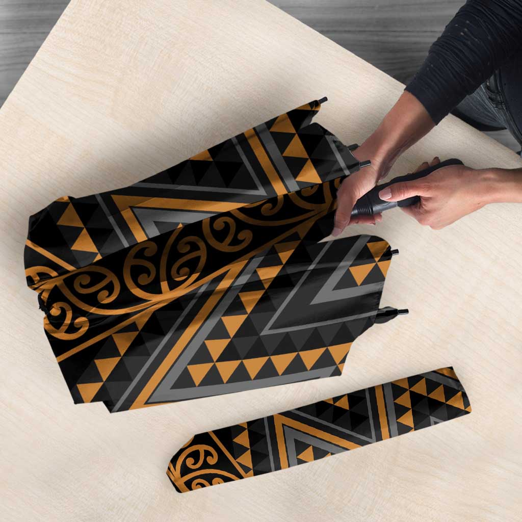 Gold Aotearoa Mangopare Kowhaiwhai Niho Taniwha Umbrella Maori New Zealand - Aussie Hoodie