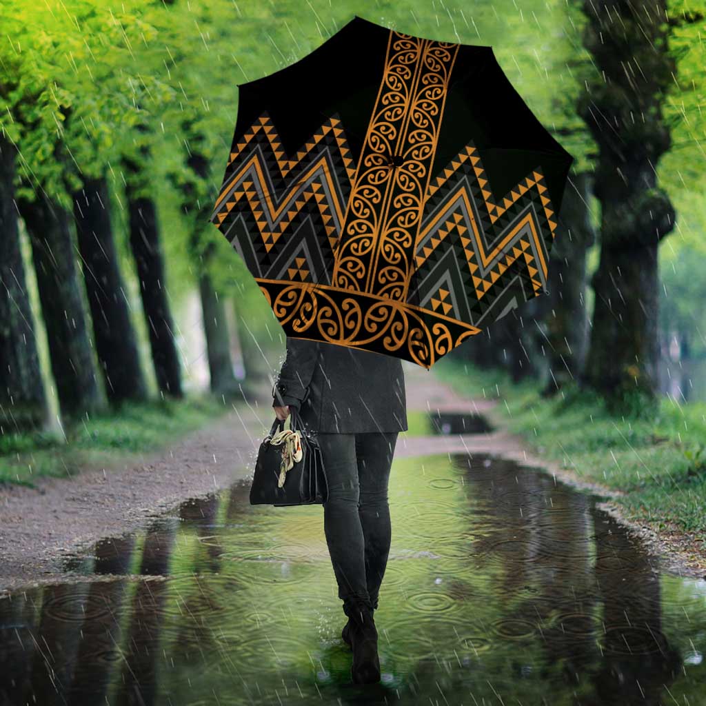 Gold Aotearoa Mangopare Kowhaiwhai Niho Taniwha Umbrella Maori New Zealand - Aussie Hoodie