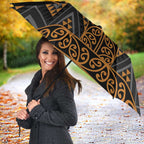 Gold Aotearoa Mangopare Kowhaiwhai Niho Taniwha Umbrella Maori New Zealand - Aussie Hoodie