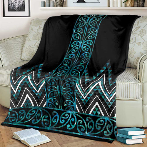 Paua Shell Aotearoa Mangopare Kowhaiwhai and Niho Taniwha Blanket Maori New Zealand