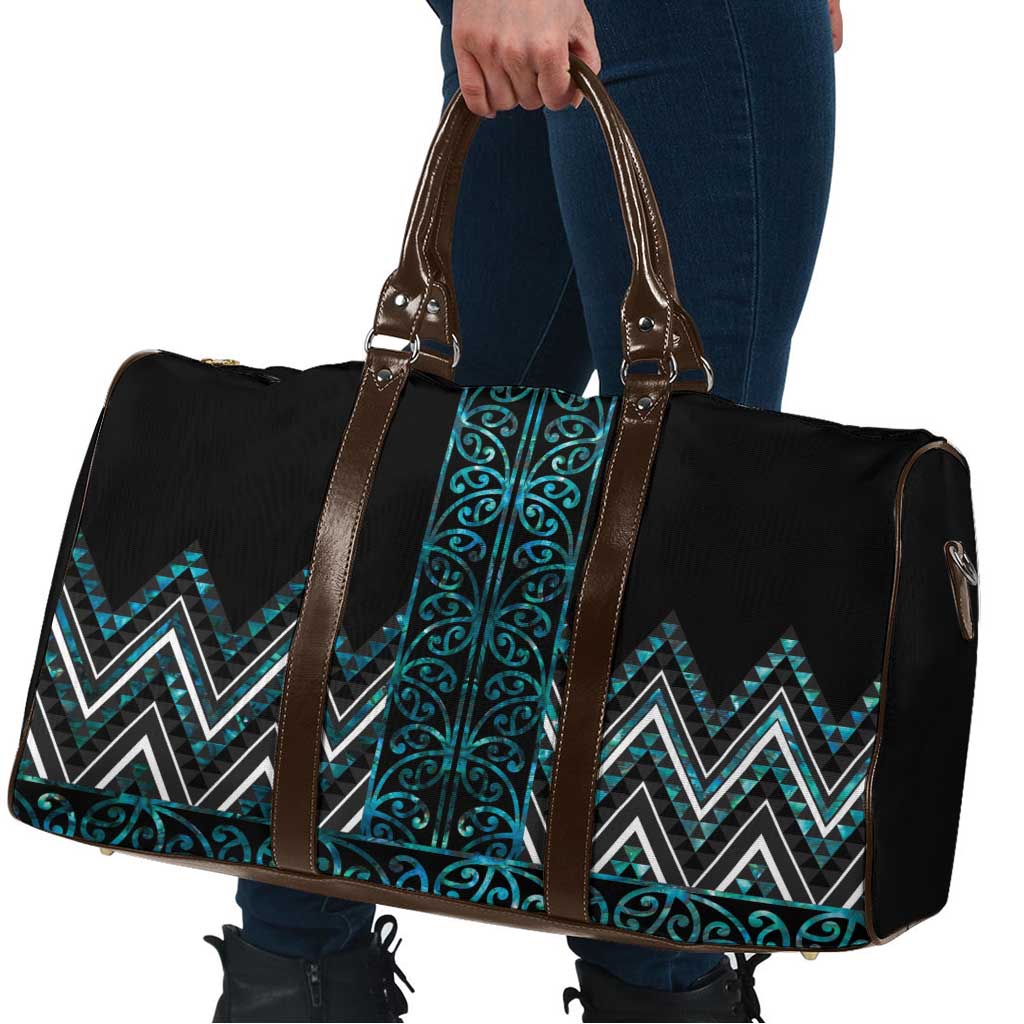 Paua Shell Aotearoa Mangopare Kowhaiwhai Niho Taniwha Travel Bag Maori New Zealand - Aussie Hoodie