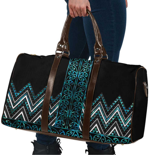 Paua Shell Aotearoa Mangopare Kowhaiwhai Niho Taniwha Travel Bag Maori New Zealand - Aussie Hoodie