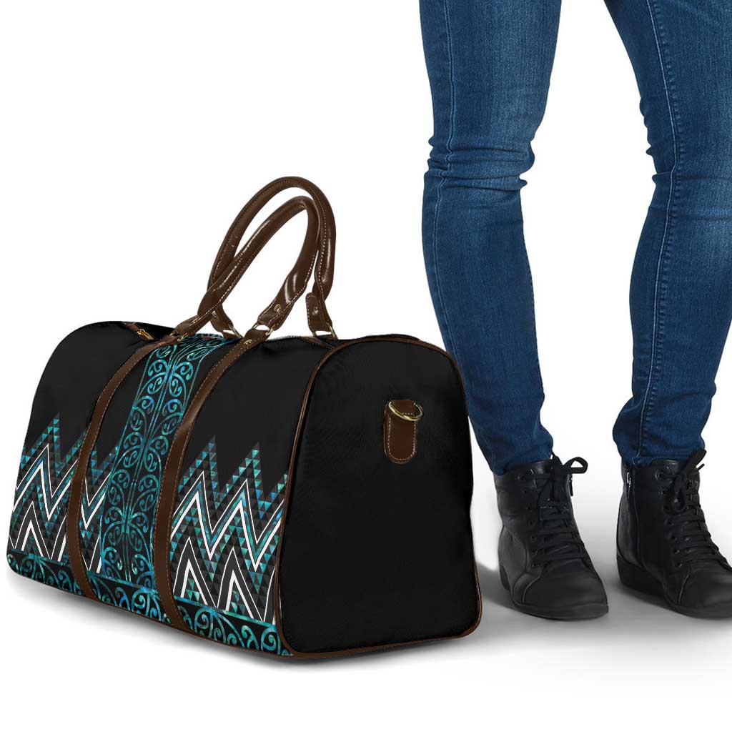 Paua Shell Aotearoa Mangopare Kowhaiwhai Niho Taniwha Travel Bag Maori New Zealand - Aussie Hoodie