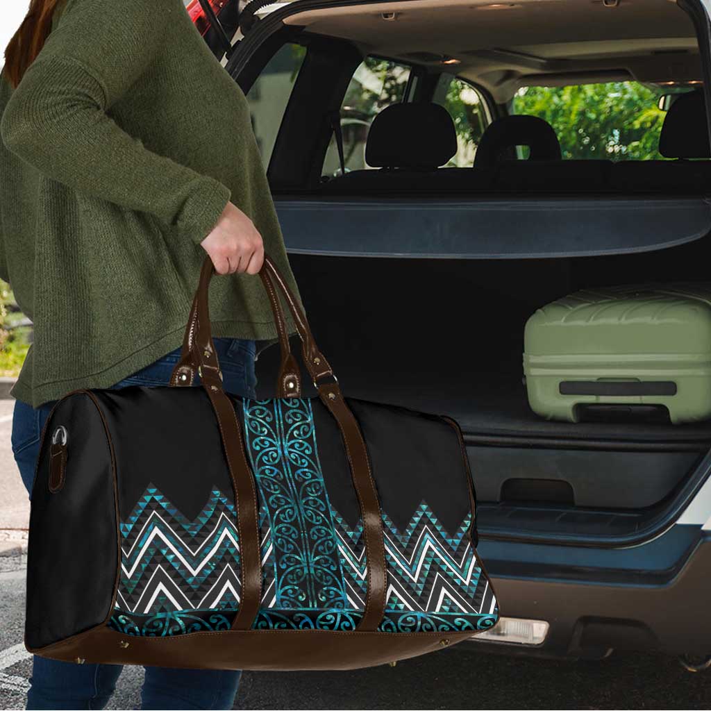 Paua Shell Aotearoa Mangopare Kowhaiwhai Niho Taniwha Travel Bag Maori New Zealand - Aussie Hoodie