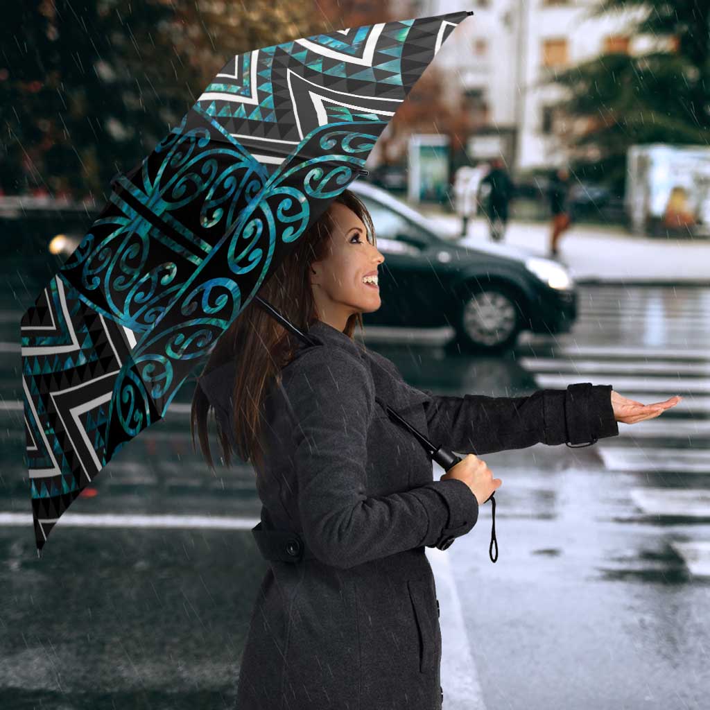 Paua Shell Aotearoa Mangopare Kowhaiwhai Niho Taniwha Umbrella Maori New Zealand - Aussie Hoodie