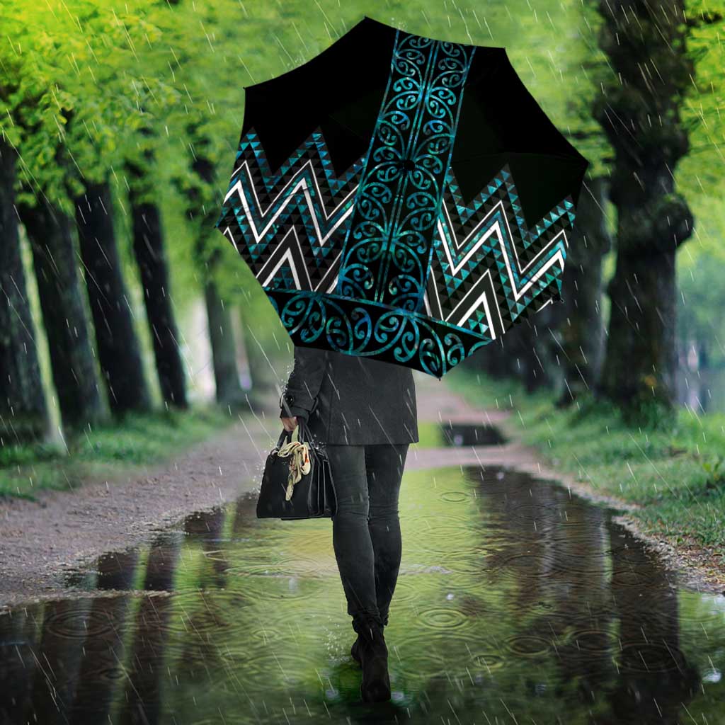 Paua Shell Aotearoa Mangopare Kowhaiwhai Niho Taniwha Umbrella Maori New Zealand - Aussie Hoodie