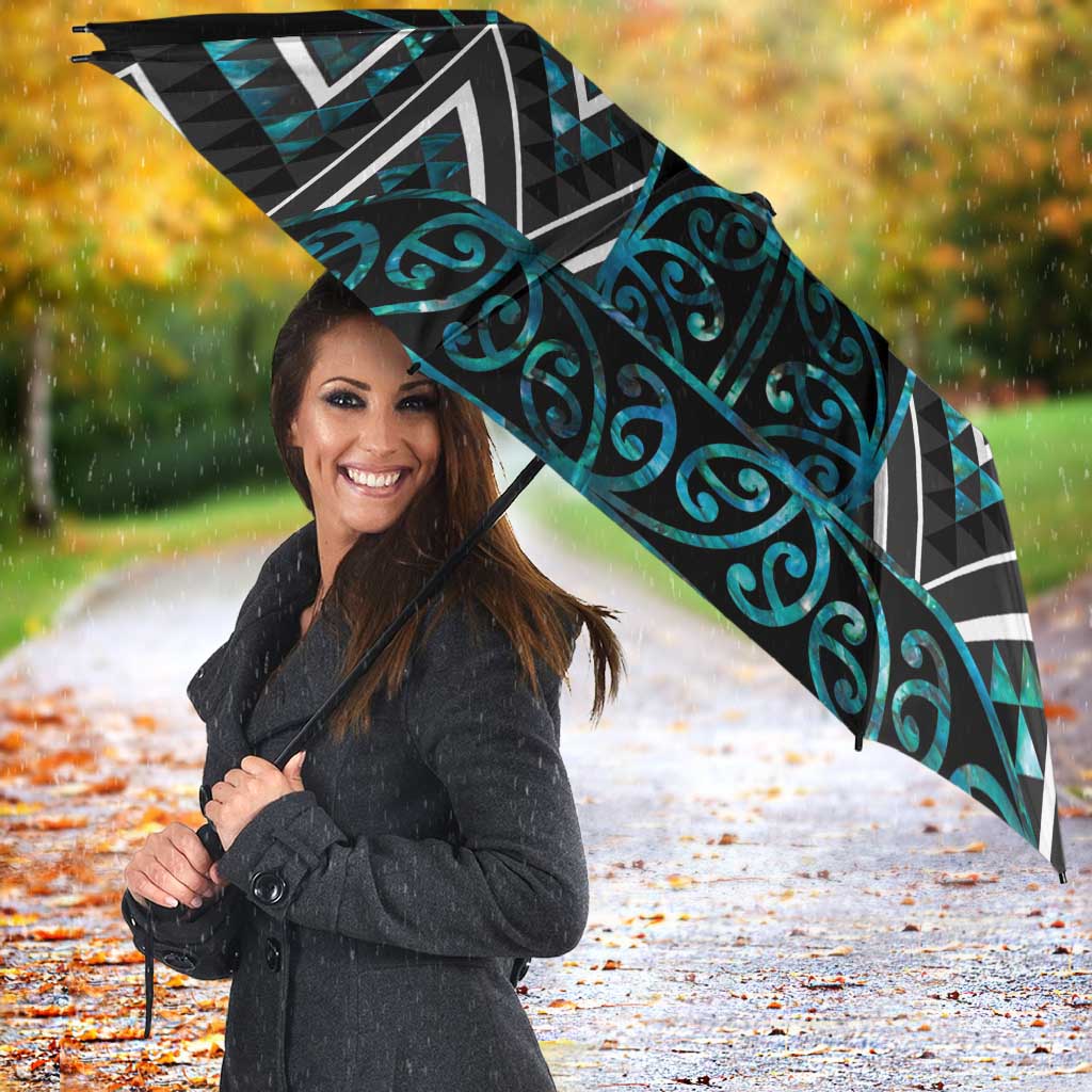 Paua Shell Aotearoa Mangopare Kowhaiwhai Niho Taniwha Umbrella Maori New Zealand - Aussie Hoodie