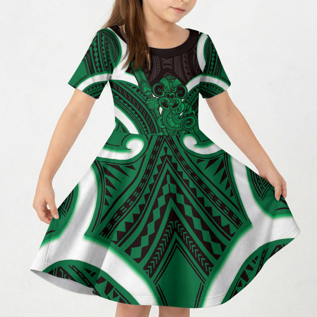 Kakariki Aotearoa Atua Tumatauenga Personalised Kid Short Sleeve Dress Maori God Of War Tiki With Taiaha