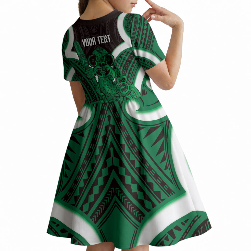 Kakariki Aotearoa Atua Tumatauenga Personalised Kid Short Sleeve Dress Maori God Of War Tiki With Taiaha