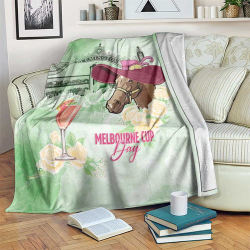 Australia Cup Melbourne Horse Racing Blanket Hats Heels & Horseshoes Yellow Roses - Aussie Hoodie