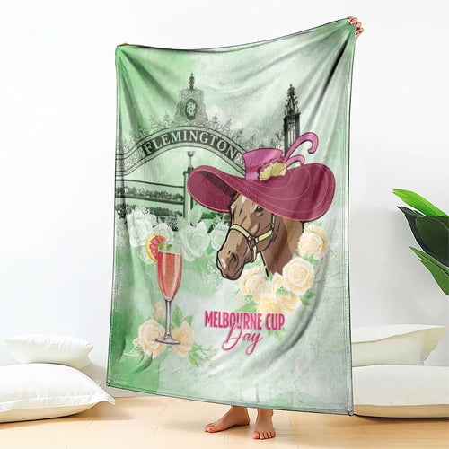 Australia Cup Melbourne Horse Racing Blanket Hats Heels & Horseshoes Yellow Roses - Aussie Hoodie