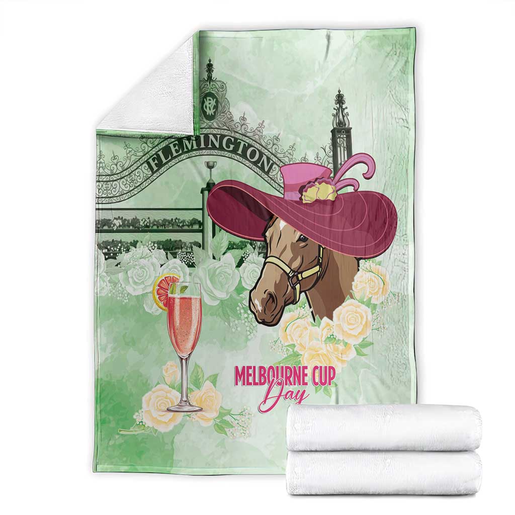 Australia Cup Melbourne Horse Racing Blanket Hats Heels & Horseshoes Yellow Roses - Aussie Hoodie