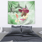 Australia Cup Melbourne Horse Racing Tapestry Hats Heels & Horseshoes Yellow Roses - Aussie Hoodie