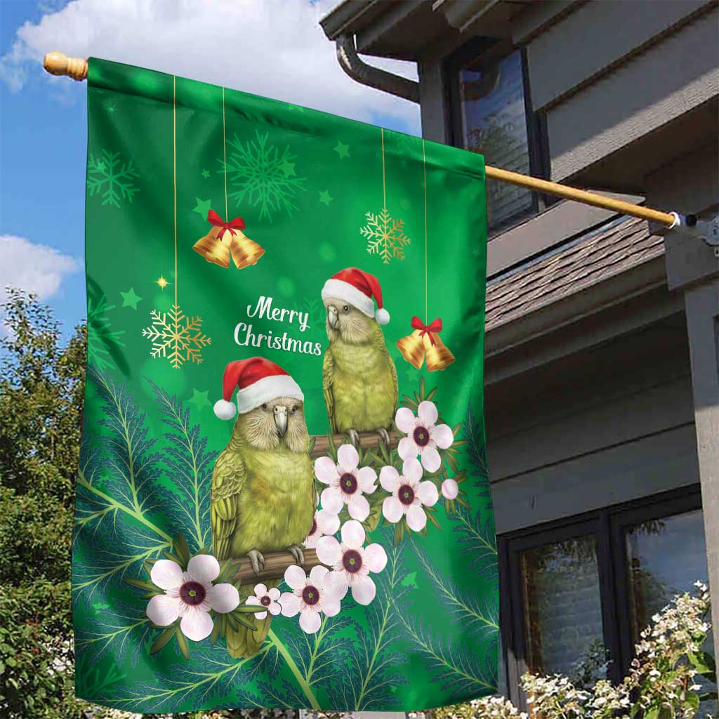 New Zealand Kakapo Christmas Garden Flag Owl Parrot Santa Sliver Fern Manuka - Green - Aussie Hoodie