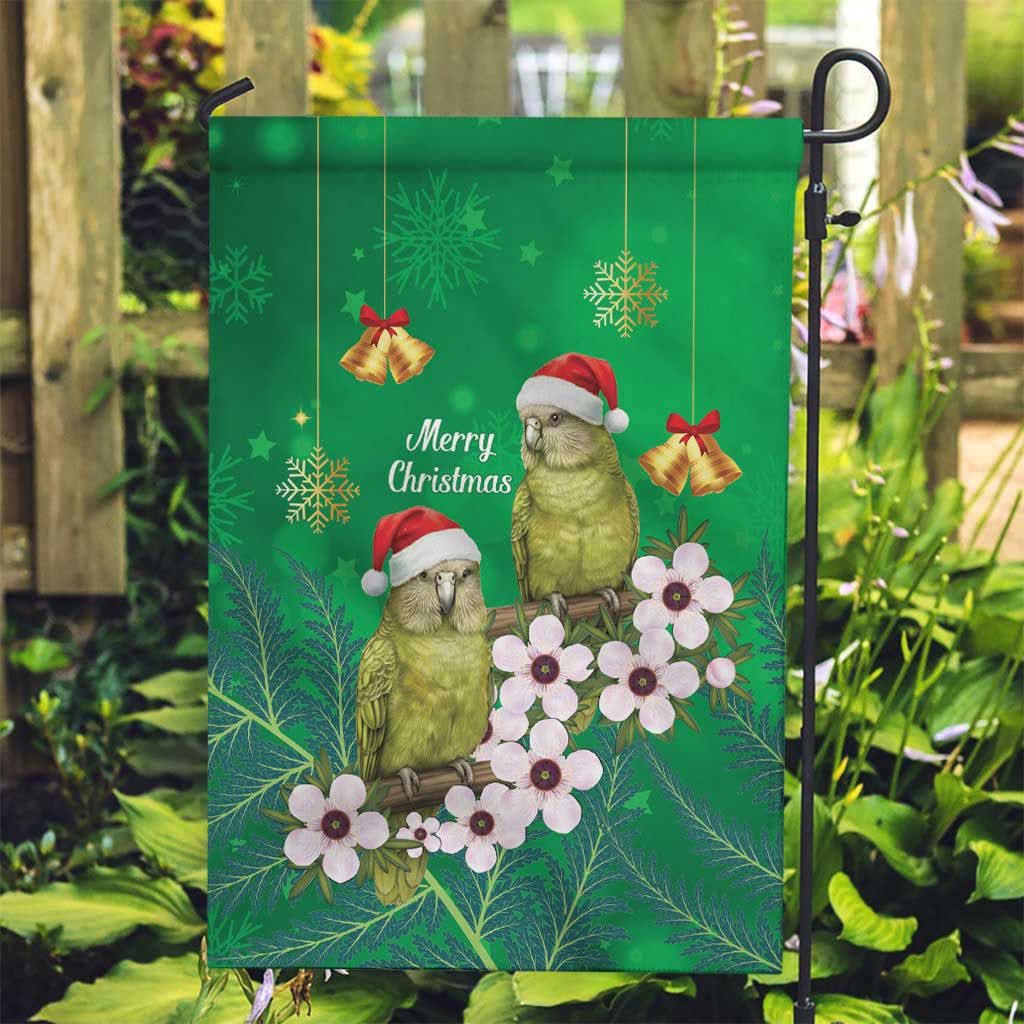 New Zealand Kakapo Christmas Garden Flag Owl Parrot Santa Sliver Fern Manuka - Green - Aussie Hoodie