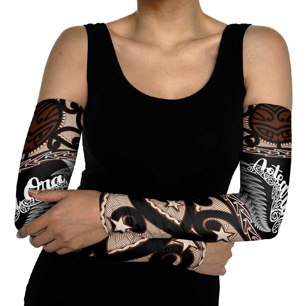 Kia Ora New Zealand Arm Sleeves Aotearoa Proud Maori Silver Fern - Aussie Hoodie