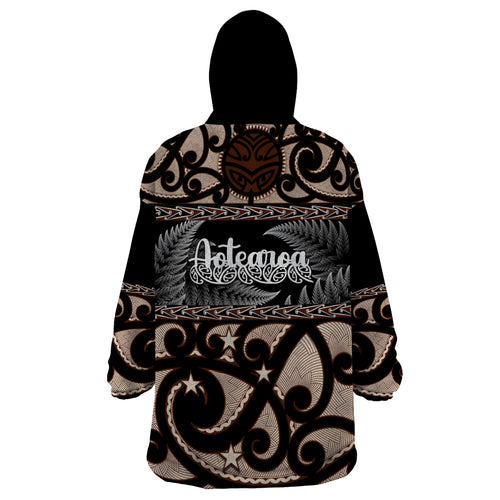 kia-ora-new-zealand-wearable-blanket-hoodie-aotearoa-proud-maori-with-silver-fern