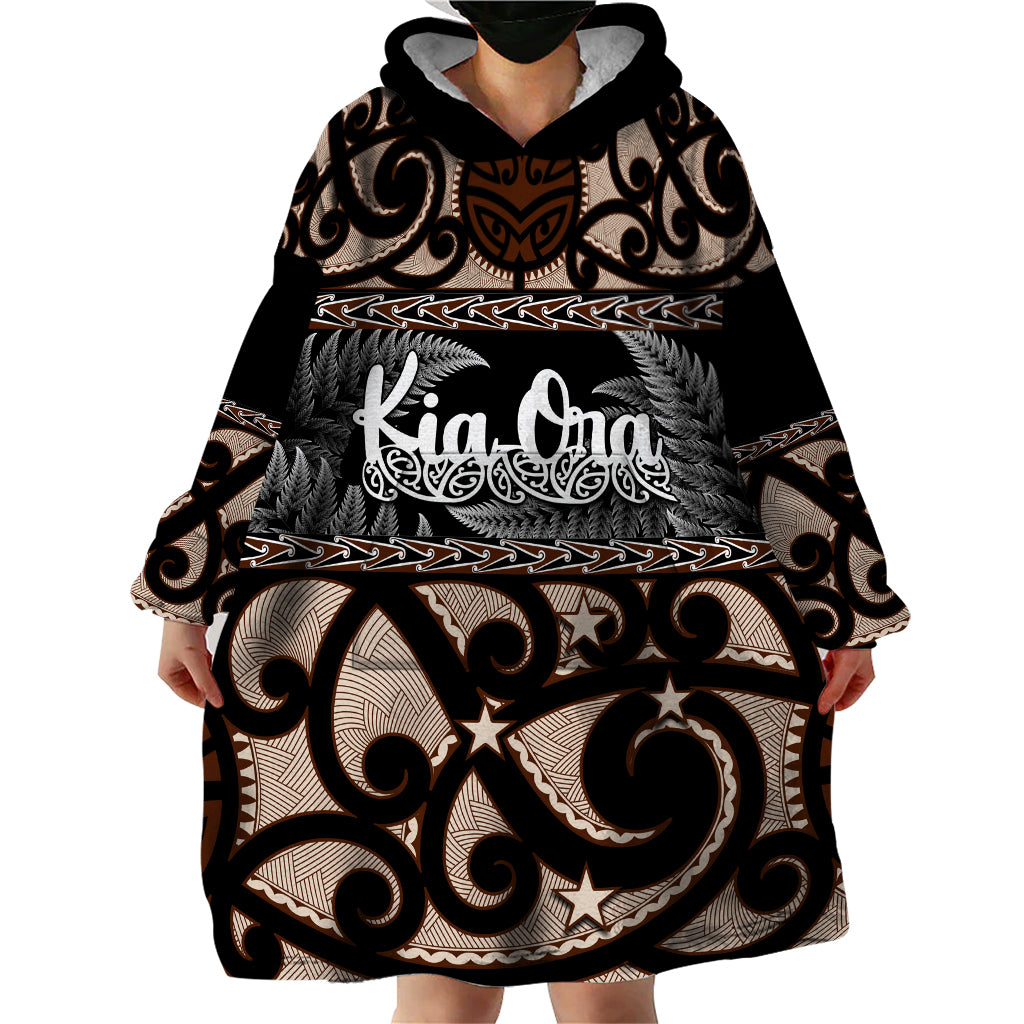 kia-ora-new-zealand-wearable-blanket-hoodie-aotearoa-proud-maori-with-silver-fern
