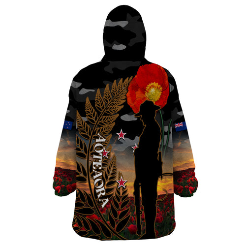 new-zealand-anzac-day-wearable-blanket-hoodie-lest-we-forget-silver-fern-with-camouflage