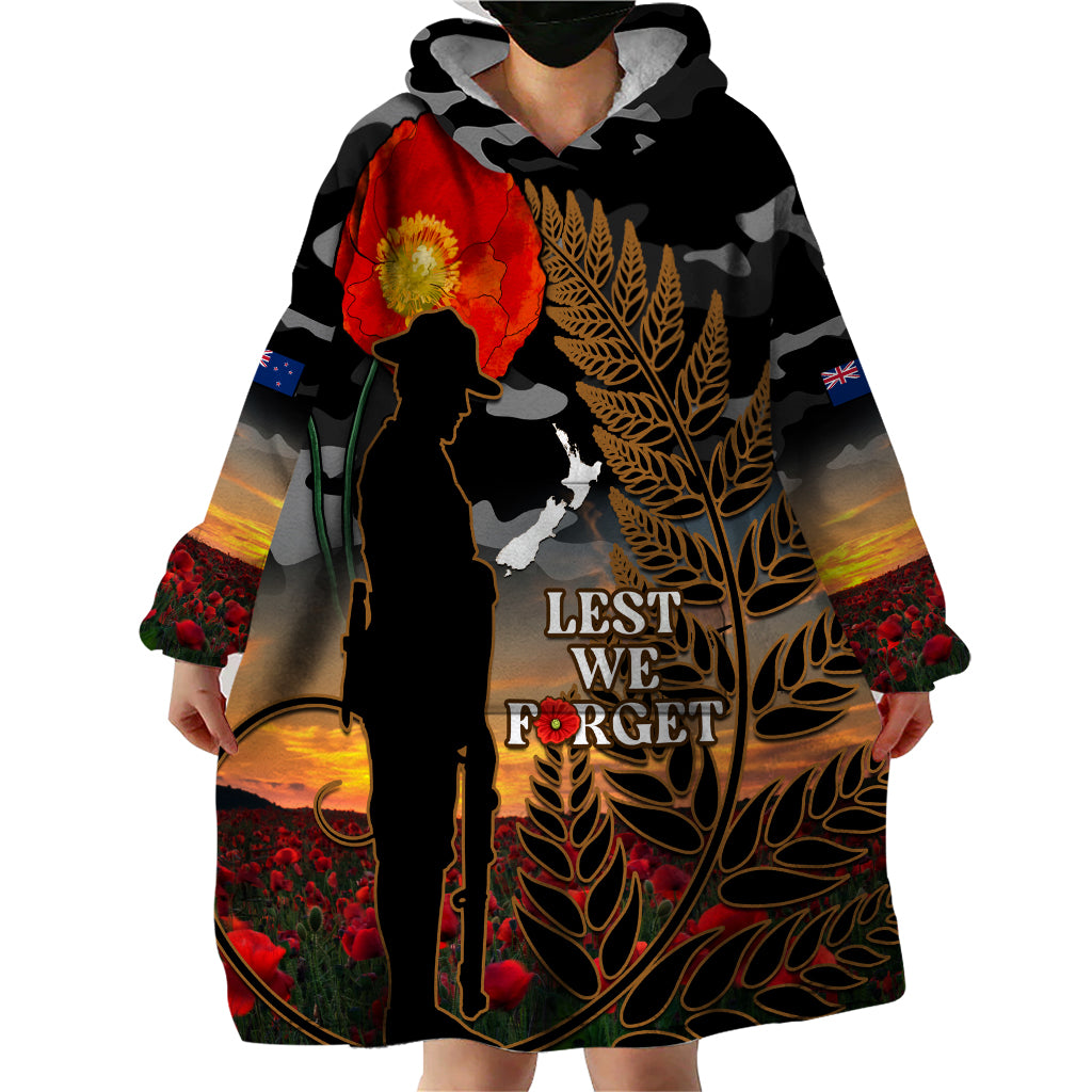 new-zealand-anzac-day-wearable-blanket-hoodie-lest-we-forget-silver-fern-with-camouflage