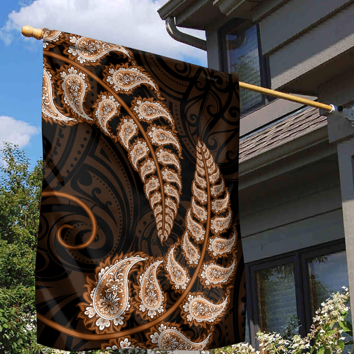 brown-new-zealand-paisley-silver-fern-garden-flag-aotearoa-maori