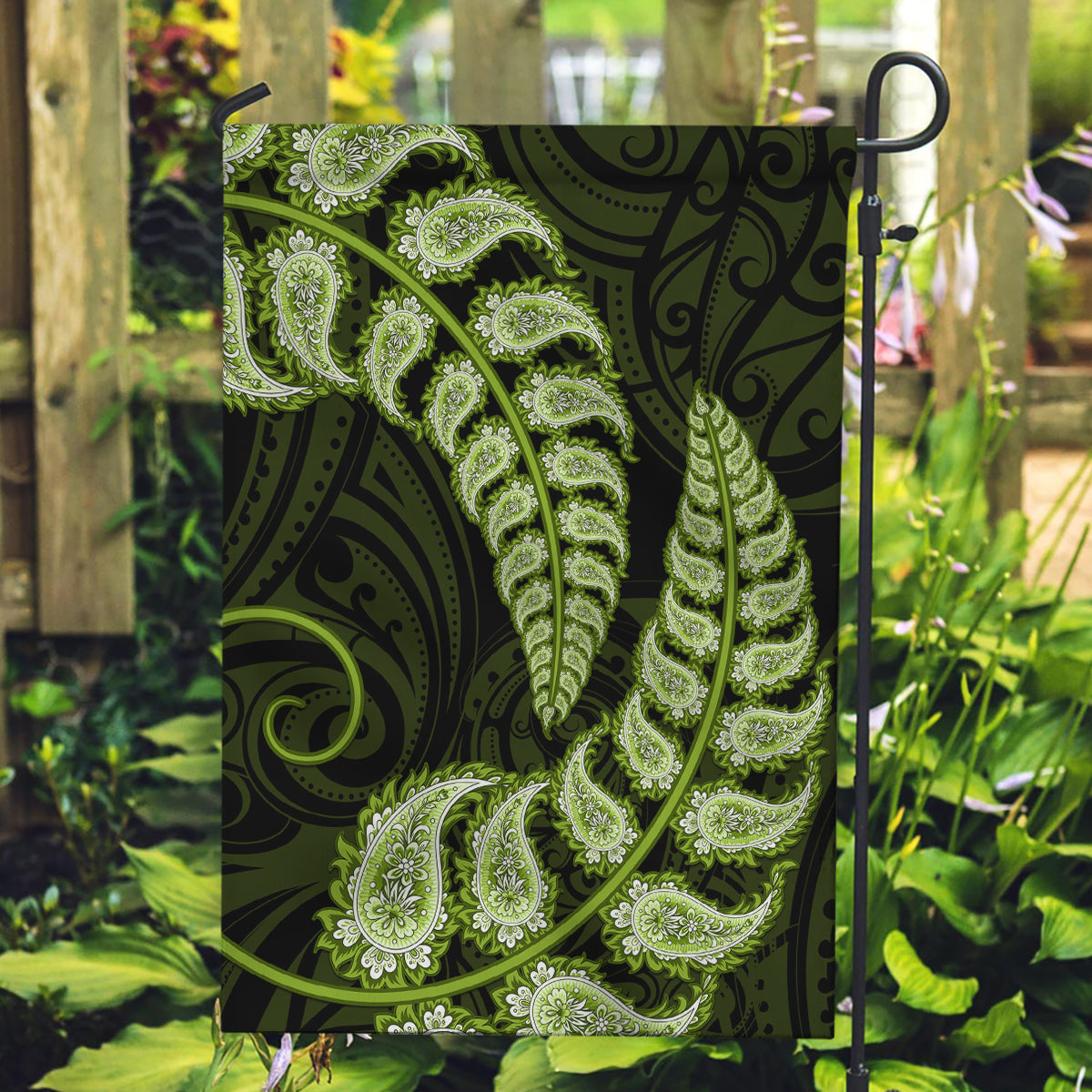 green-new-zealand-paisley-silver-fern-garden-flag-aotearoa-maori
