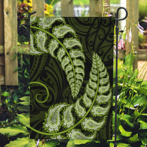 green-new-zealand-paisley-silver-fern-garden-flag-aotearoa-maori