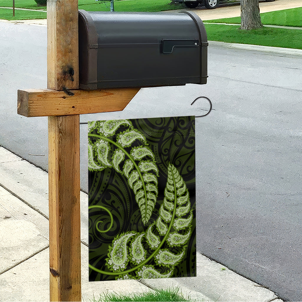 green-new-zealand-paisley-silver-fern-garden-flag-aotearoa-maori