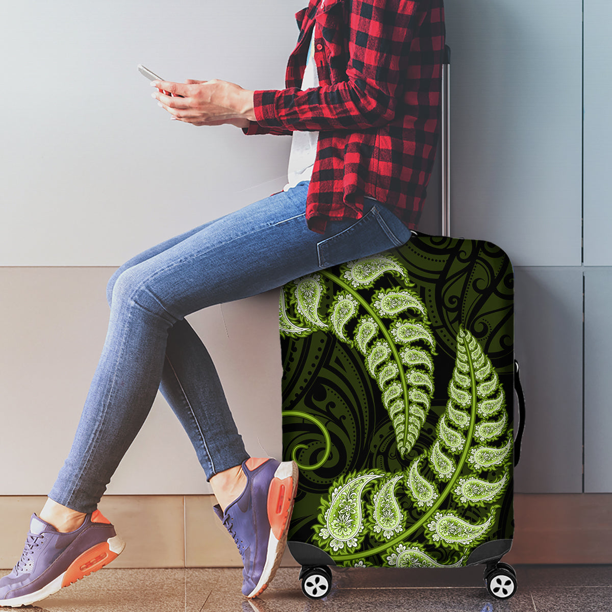 green-new-zealand-paisley-silver-fern-luggage-cover-aotearoa-maori